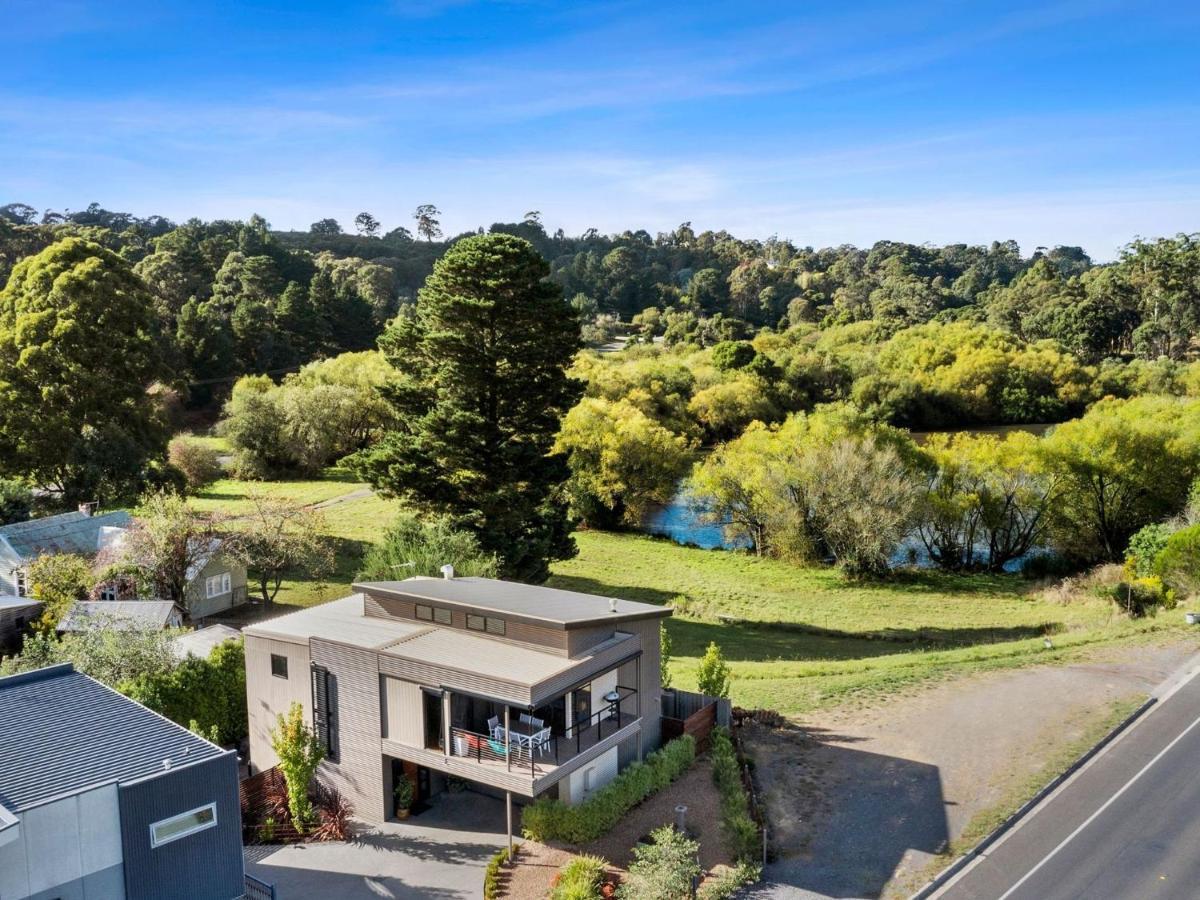 Retreat - Free Wifi Holiday home *